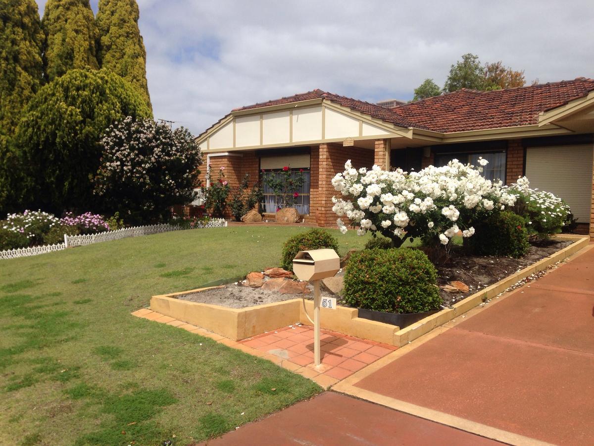 Murdoch Station Bed & Breakfast Perth Exterior photo
